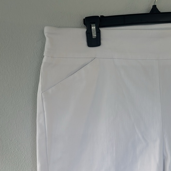 Coral Bay white Easy Care elastic comfort waist Bermuda style shorts size 16 - Picture 3 of 14